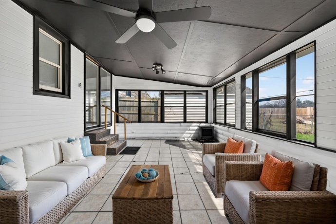 711 Renrose, LOVES PARK, Illinois 61111, 3 Bedrooms Bedrooms, ,1 BathroomBathrooms,House,For Sale,Renrose,202601844