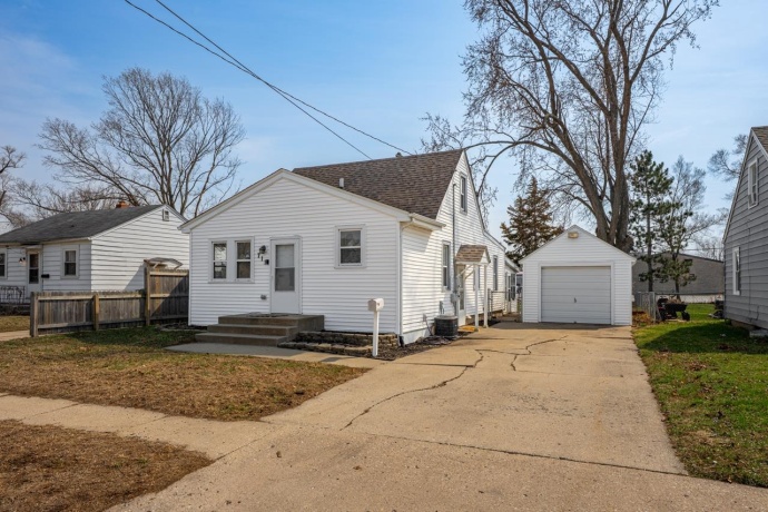 711 Renrose, LOVES PARK, Illinois 61111, 3 Bedrooms Bedrooms, ,1 BathroomBathrooms,House,For Sale,Renrose,202601844