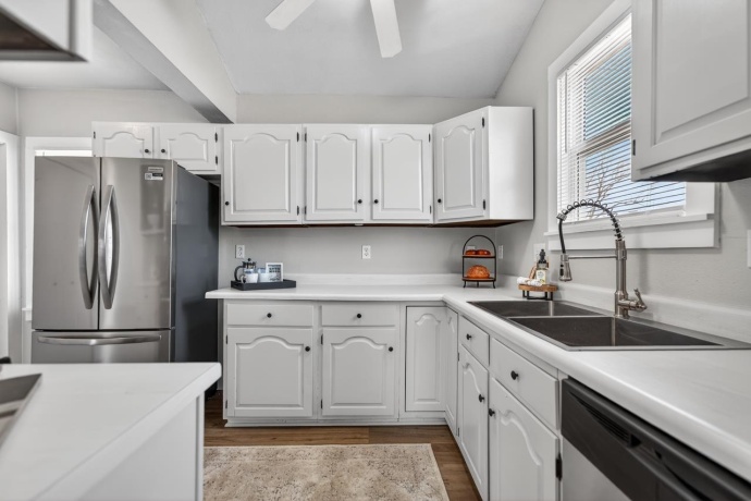 711 Renrose, LOVES PARK, Illinois 61111, 3 Bedrooms Bedrooms, ,1 BathroomBathrooms,House,For Sale,Renrose,202601844