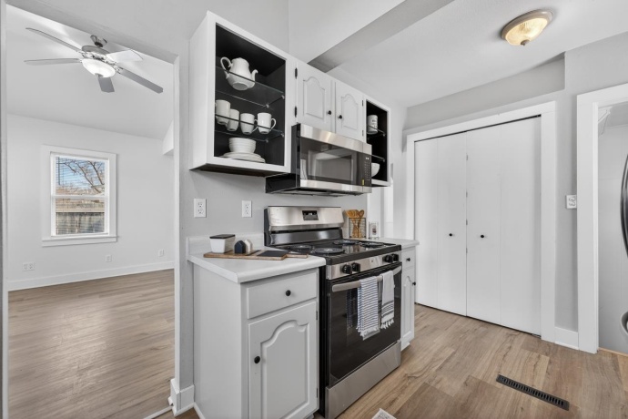 711 Renrose, LOVES PARK, Illinois 61111, 3 Bedrooms Bedrooms, ,1 BathroomBathrooms,House,For Sale,Renrose,202601844