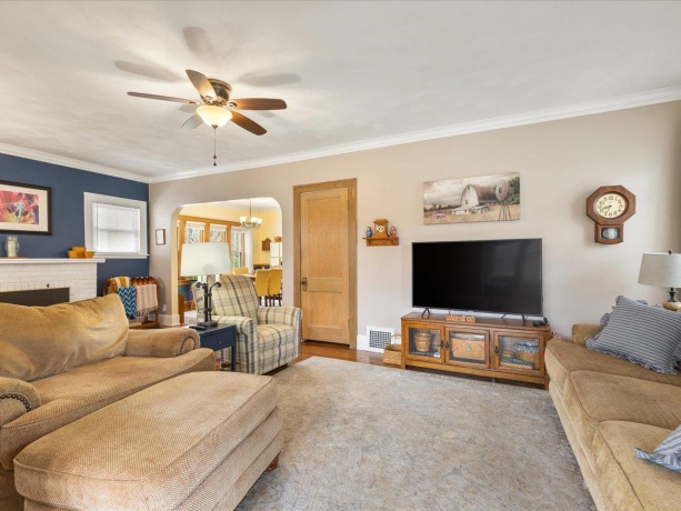 302 Rockford, ROCKFORD, Illinois 61107, 4 Bedrooms Bedrooms, ,2 BathroomsBathrooms,House,For Sale,Rockford,202601845