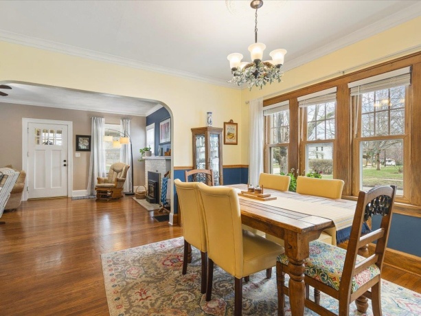 302 Rockford, ROCKFORD, Illinois 61107, 4 Bedrooms Bedrooms, ,2 BathroomsBathrooms,House,For Sale,Rockford,202601845