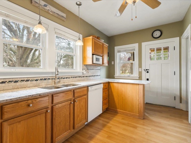 302 Rockford, ROCKFORD, Illinois 61107, 4 Bedrooms Bedrooms, ,2 BathroomsBathrooms,House,For Sale,Rockford,202601845