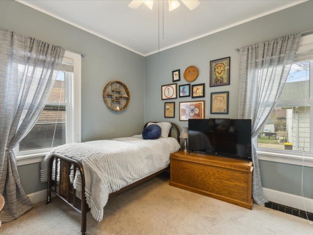 302 Rockford, ROCKFORD, Illinois 61107, 4 Bedrooms Bedrooms, ,2 BathroomsBathrooms,House,For Sale,Rockford,202601845