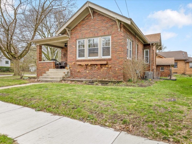 302 Rockford, ROCKFORD, Illinois 61107, 4 Bedrooms Bedrooms, ,2 BathroomsBathrooms,House,For Sale,Rockford,202601845