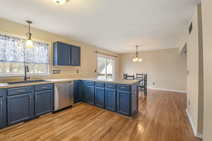 918 JULIEN, BELVIDERE, Illinois 61008, 3 Bedrooms Bedrooms, ,2 BathroomsBathrooms,House,For Sale,JULIEN,202601848