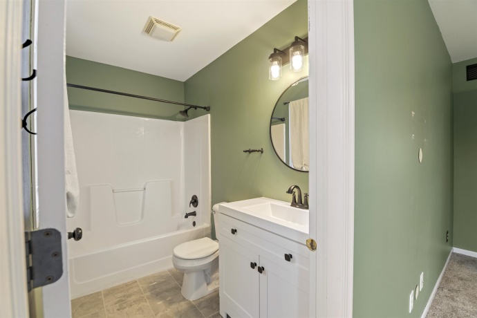 918 JULIEN, BELVIDERE, Illinois 61008, 3 Bedrooms Bedrooms, ,2 BathroomsBathrooms,House,For Sale,JULIEN,202601848