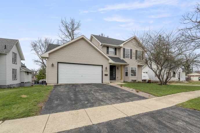 918 JULIEN, BELVIDERE, Illinois 61008, 3 Bedrooms Bedrooms, ,2 BathroomsBathrooms,House,For Sale,JULIEN,202601848