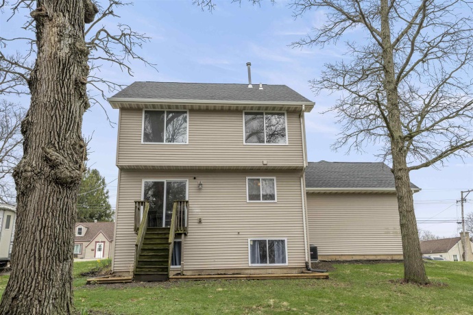 918 JULIEN, BELVIDERE, Illinois 61008, 3 Bedrooms Bedrooms, ,2 BathroomsBathrooms,House,For Sale,JULIEN,202601848