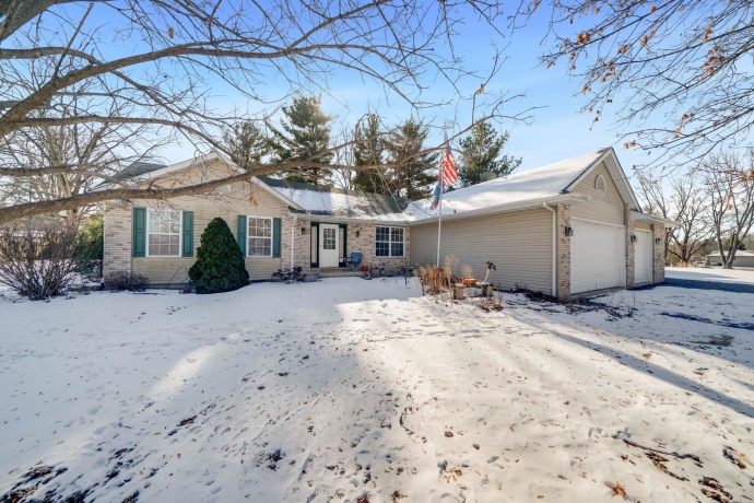 3734 Renfro, CHERRY VALLEY, Illinois 61016, 3 Bedrooms Bedrooms, ,2 BathroomsBathrooms,House,For Sale,Renfro,202600620