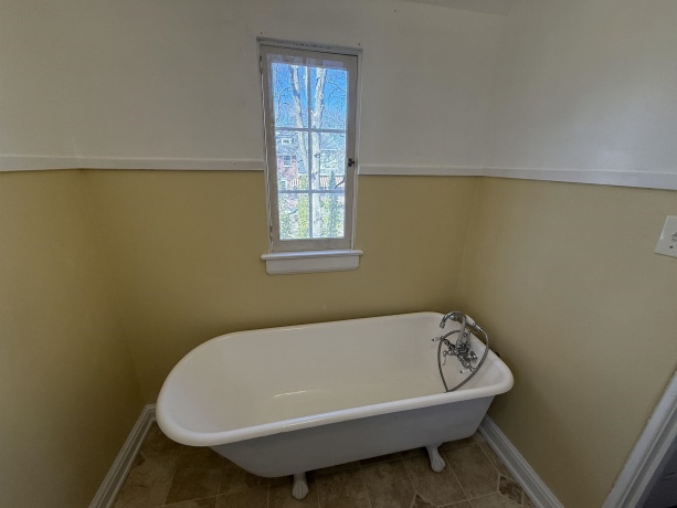 618 Harvey, FREEPORT, Illinois 61032, 3 Bedrooms Bedrooms, ,2 BathroomsBathrooms,House,For Sale,Harvey,202601820