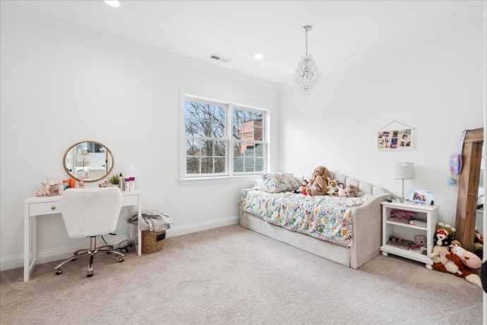 77 Roosevelt, EAST DUBUQUE, Illinois 61025, 5 Bedrooms Bedrooms, ,4 BathroomsBathrooms,House,For Sale,Roosevelt,202601853