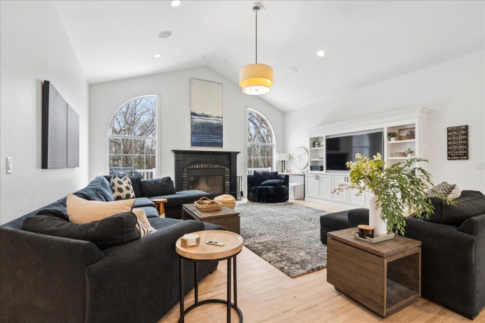 77 Roosevelt, EAST DUBUQUE, Illinois 61025, 5 Bedrooms Bedrooms, ,4 BathroomsBathrooms,House,For Sale,Roosevelt,202601853