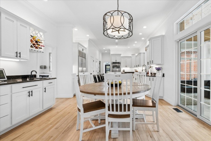 77 Roosevelt, EAST DUBUQUE, Illinois 61025, 5 Bedrooms Bedrooms, ,4 BathroomsBathrooms,House,For Sale,Roosevelt,202601853