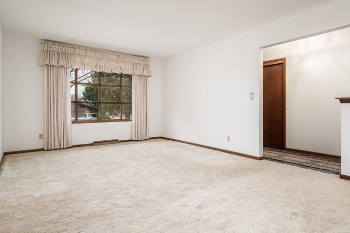 1110 Roxbury, ROCKFORD, Illinois 61107, 3 Bedrooms Bedrooms, ,2 BathroomsBathrooms,House,For Sale,Roxbury,202601667