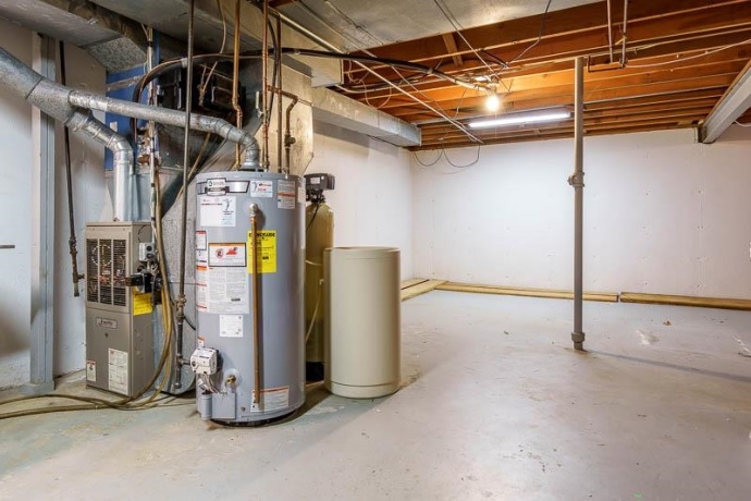 1110 Roxbury, ROCKFORD, Illinois 61107, 3 Bedrooms Bedrooms, ,2 BathroomsBathrooms,House,For Sale,Roxbury,202601667