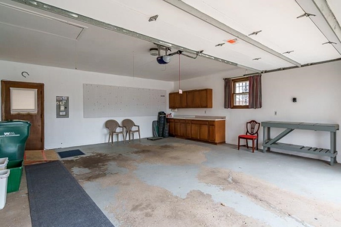 1110 Roxbury, ROCKFORD, Illinois 61107, 3 Bedrooms Bedrooms, ,2 BathroomsBathrooms,House,For Sale,Roxbury,202601667