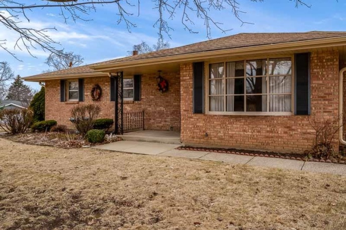 1110 Roxbury, ROCKFORD, Illinois 61107, 3 Bedrooms Bedrooms, ,2 BathroomsBathrooms,House,For Sale,Roxbury,202601667