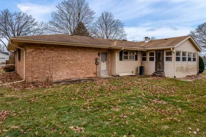 1110 Roxbury, ROCKFORD, Illinois 61107, 3 Bedrooms Bedrooms, ,2 BathroomsBathrooms,House,For Sale,Roxbury,202601667