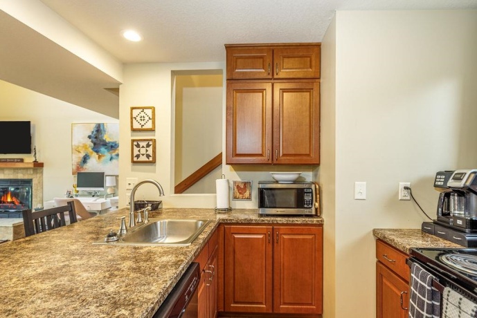 27 Spring Creek, GALENA, Illinois 61036, 2 Bedrooms Bedrooms, ,2 BathroomsBathrooms,Condominium,For Sale,Spring Creek,202601856