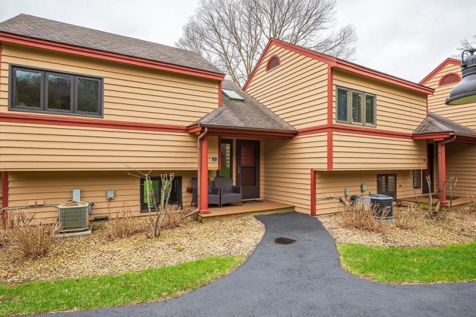 27 Spring Creek, GALENA, Illinois 61036, 2 Bedrooms Bedrooms, ,2 BathroomsBathrooms,Condominium,For Sale,Spring Creek,202601856