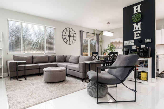 6307 Commonwealth, LOVES PARK, Illinois 61111, 2 Bedrooms Bedrooms, ,2 BathroomsBathrooms,Condominium,For Sale,Commonwealth,202601857