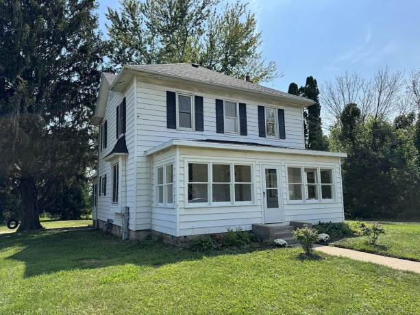 101 Division, SHANNON, Illinois 61078, 4 Bedrooms Bedrooms, ,2 BathroomsBathrooms,House,For Sale,Division,202600689