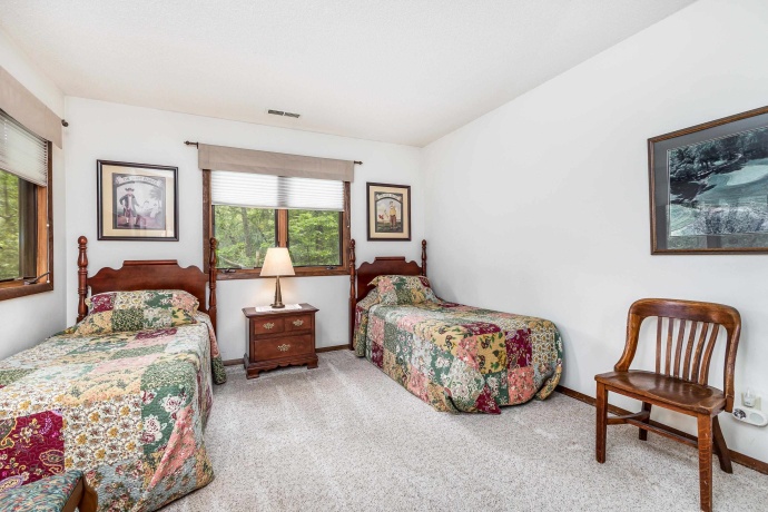 10 Woodway, GALENA, Illinois 61036, 4 Bedrooms Bedrooms, ,3 BathroomsBathrooms,House,For Sale,Woodway,202506275