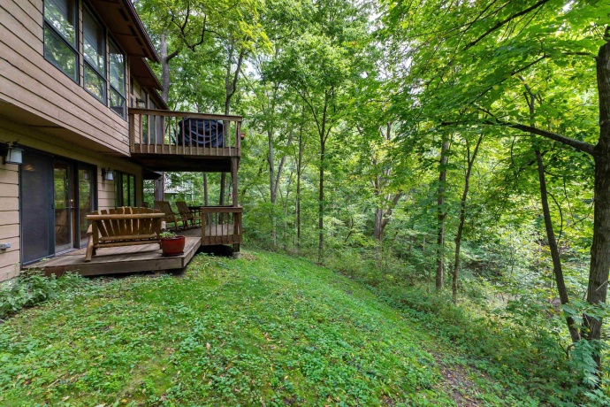 10 Woodway, GALENA, Illinois 61036, 4 Bedrooms Bedrooms, ,3 BathroomsBathrooms,House,For Sale,Woodway,202506275