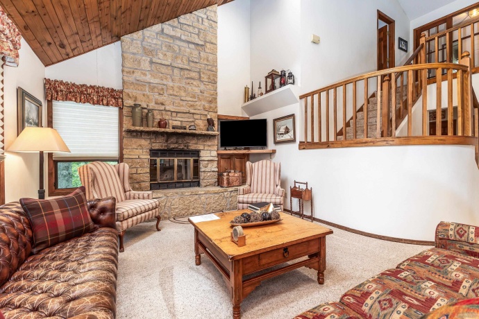 10 Woodway, GALENA, Illinois 61036, 4 Bedrooms Bedrooms, ,3 BathroomsBathrooms,House,For Sale,Woodway,202506275