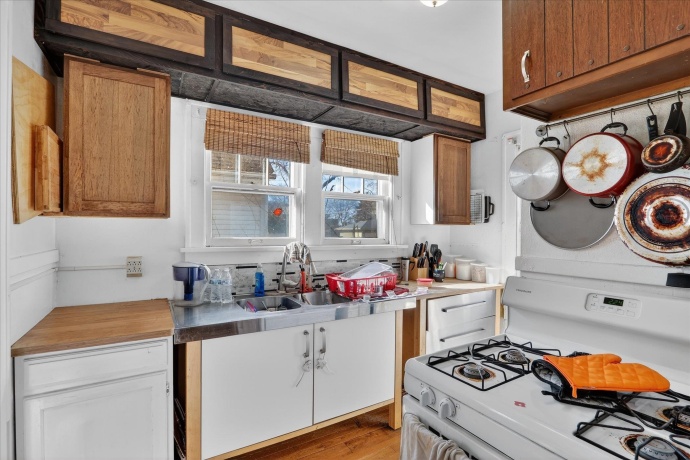 2315 Lawndale, ROCKFORD, Illinois 61103, 4 Bedrooms Bedrooms, ,1 BathroomBathrooms,House,For Sale,Lawndale,202601055