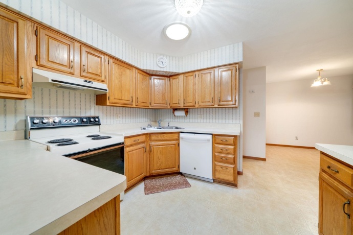 5036 Valley Pines, ROCKFORD, Illinois 61109, 2 Bedrooms Bedrooms, ,2 BathroomsBathrooms,Condominium,For Sale,Valley Pines,202601867