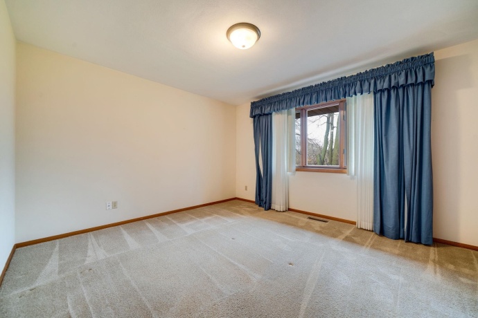 5036 Valley Pines, ROCKFORD, Illinois 61109, 2 Bedrooms Bedrooms, ,2 BathroomsBathrooms,Condominium,For Sale,Valley Pines,202601867