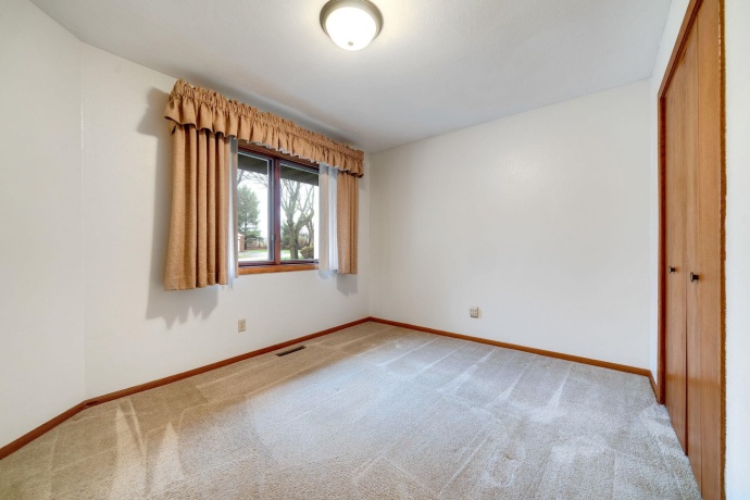 5036 Valley Pines, ROCKFORD, Illinois 61109, 2 Bedrooms Bedrooms, ,2 BathroomsBathrooms,Condominium,For Sale,Valley Pines,202601867