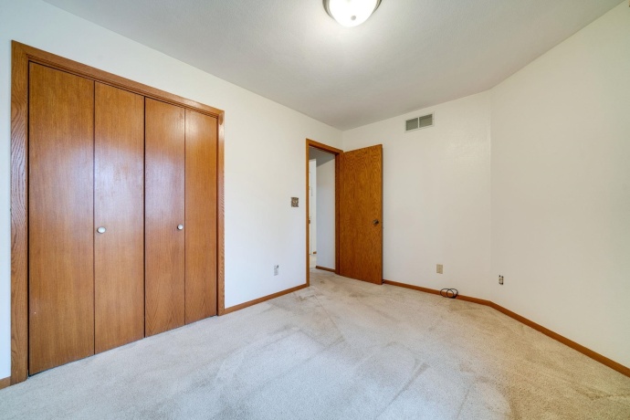 5036 Valley Pines, ROCKFORD, Illinois 61109, 2 Bedrooms Bedrooms, ,2 BathroomsBathrooms,Condominium,For Sale,Valley Pines,202601867