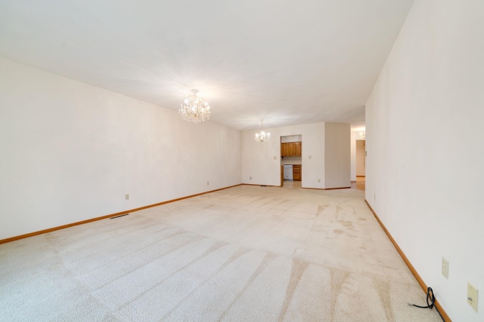 5036 Valley Pines, ROCKFORD, Illinois 61109, 2 Bedrooms Bedrooms, ,2 BathroomsBathrooms,Condominium,For Sale,Valley Pines,202601867