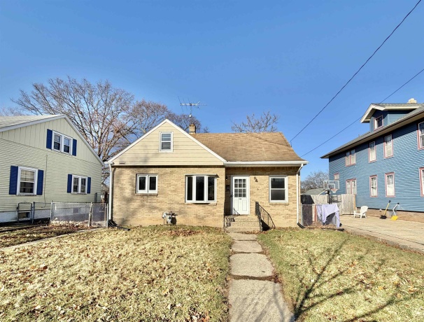 314 London, ROCKFORD, Illinois 61107, 3 Bedrooms Bedrooms, ,1 BathroomBathrooms,House,For Sale,London,202601346