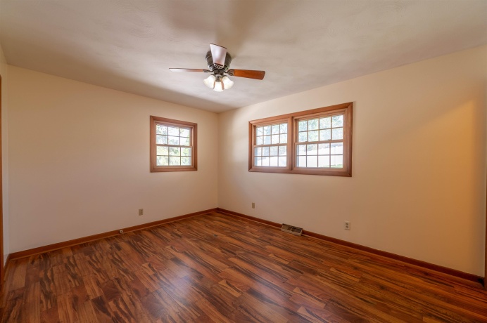 1018 Tee, DIXON, Illinois 61021, 3 Bedrooms Bedrooms, ,3 BathroomsBathrooms,House,For Sale,Tee,202601878