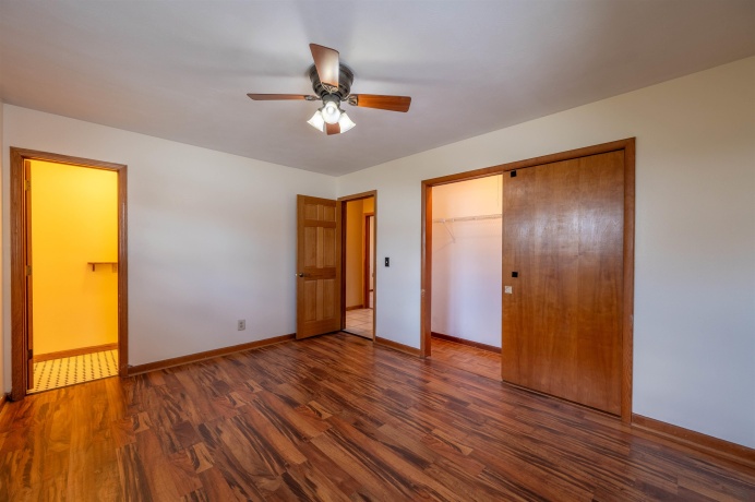 1018 Tee, DIXON, Illinois 61021, 3 Bedrooms Bedrooms, ,3 BathroomsBathrooms,House,For Sale,Tee,202601878