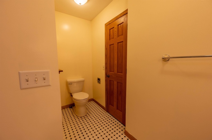 1018 Tee, DIXON, Illinois 61021, 3 Bedrooms Bedrooms, ,3 BathroomsBathrooms,House,For Sale,Tee,202601878