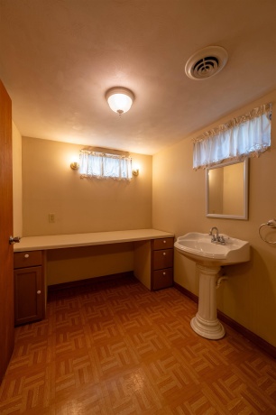 1018 Tee, DIXON, Illinois 61021, 3 Bedrooms Bedrooms, ,3 BathroomsBathrooms,House,For Sale,Tee,202601878