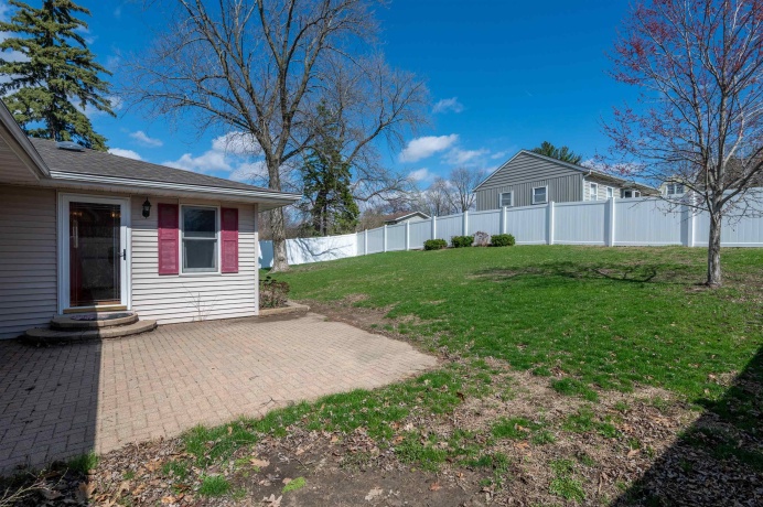 1018 Tee, DIXON, Illinois 61021, 3 Bedrooms Bedrooms, ,3 BathroomsBathrooms,House,For Sale,Tee,202601878