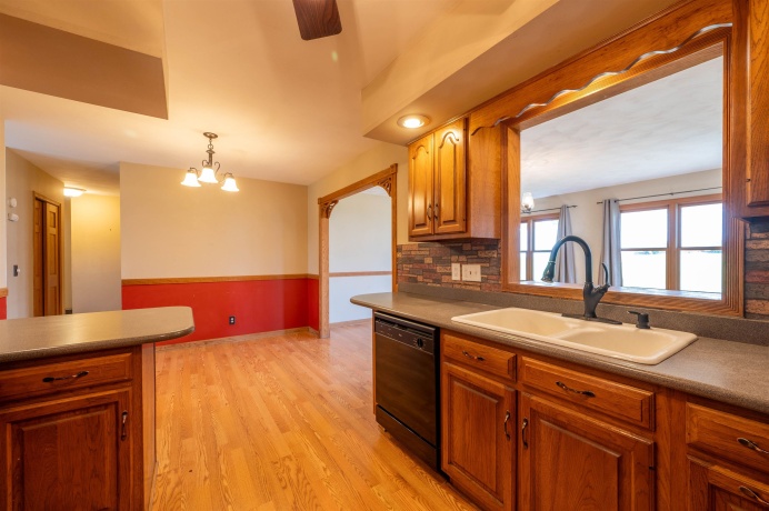 1018 Tee, DIXON, Illinois 61021, 3 Bedrooms Bedrooms, ,3 BathroomsBathrooms,House,For Sale,Tee,202601878