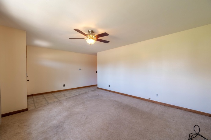 1018 Tee, DIXON, Illinois 61021, 3 Bedrooms Bedrooms, ,3 BathroomsBathrooms,House,For Sale,Tee,202601878