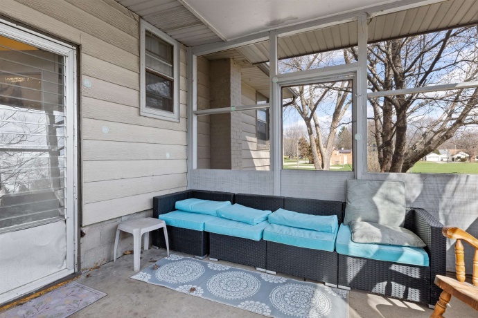 1502 River Bluff, ROCKFORD, Illinois 61103, 3 Bedrooms Bedrooms, ,1 BathroomBathrooms,House,For Sale,River Bluff,202601880