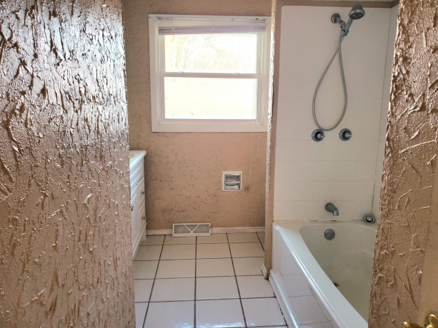 524 Chisholm, ROCKFORD, Illinois 61101, 3 Bedrooms Bedrooms, ,1 BathroomBathrooms,House,For Sale,Chisholm,202601881