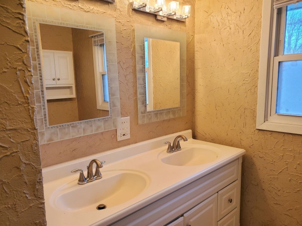 524 Chisholm, ROCKFORD, Illinois 61101, 3 Bedrooms Bedrooms, ,1 BathroomBathrooms,House,For Sale,Chisholm,202601881