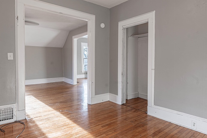 1304 Benton, ROCKFORD, Illinois 61107, ,2 Units,For Sale,Benton,202601882