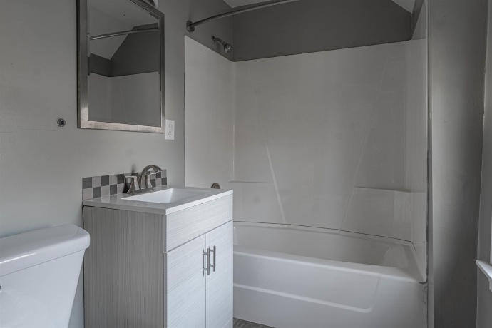 1304 Benton, ROCKFORD, Illinois 61107, ,2 Units,For Sale,Benton,202601882