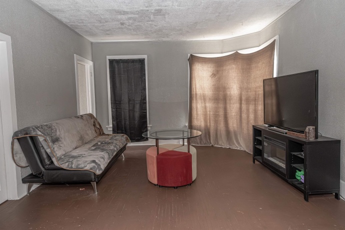 1304 Benton, ROCKFORD, Illinois 61107, ,2 Units,For Sale,Benton,202601882